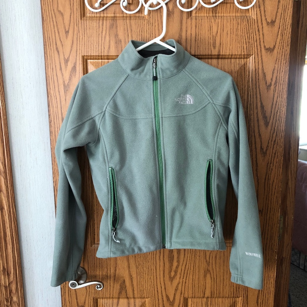 North Face windwall jacket size Women’s Small